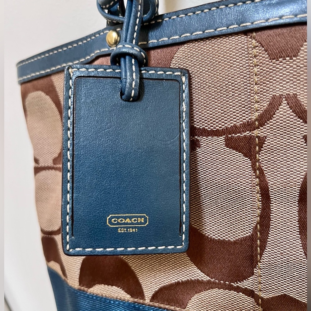 Coach Monogram Purse - Picture 2 of 10